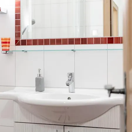 Apartment Marchfeld 4 5 *